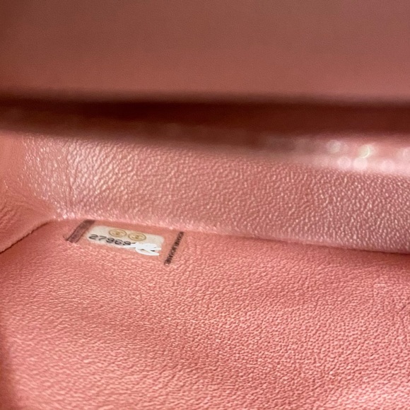❌SOLD❌ CHANEL 19S Iridescent Pink Caviar Small CF - Picture 14 of 15